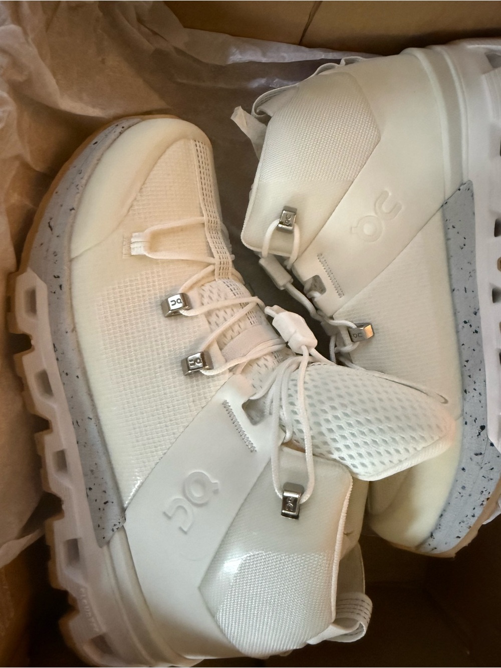 Cloudtrax Undyed boots Women's Size 5 New in box